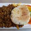Grote shoarma schotel met pitabroodje
